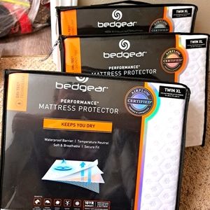 Bedgear Performance Mattress Protection with Dri-Tec technology